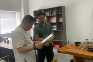竹山县卫浴科创中心走访企业宣传“博士服务团”政策